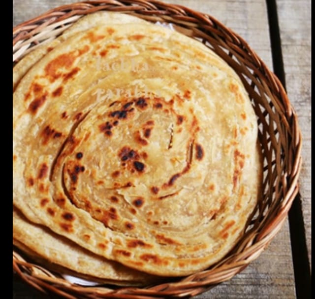 Lacha Paratha w/egg & chai